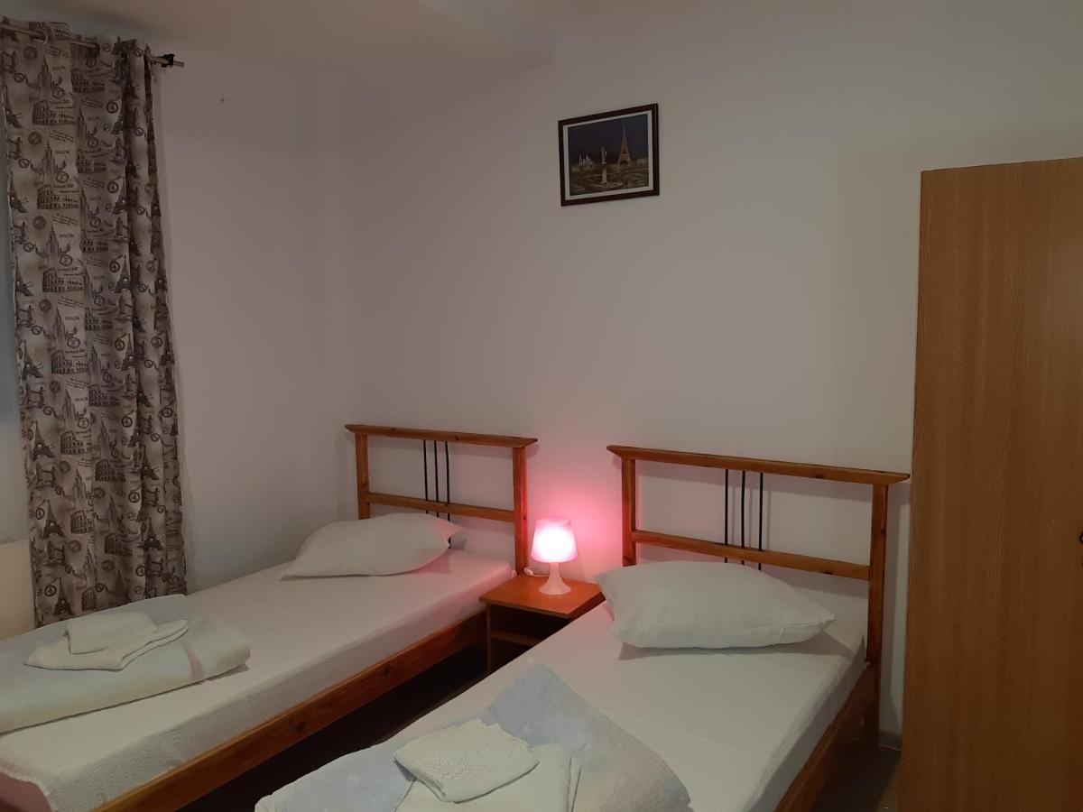 Carol 51 Hostel Bükreş Dış mekan fotoğraf